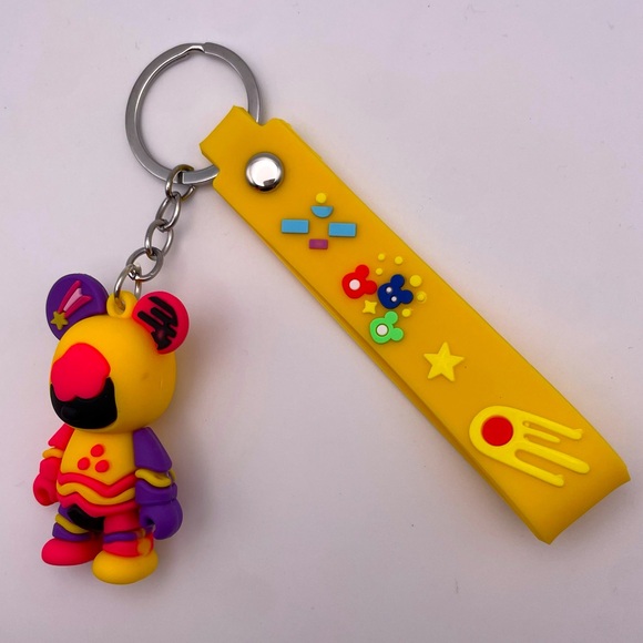 YELLOW ASTRONAUT MOUSE | Bag Charm | Keychain (Brand New!) ✨ - Picture 3 of 5